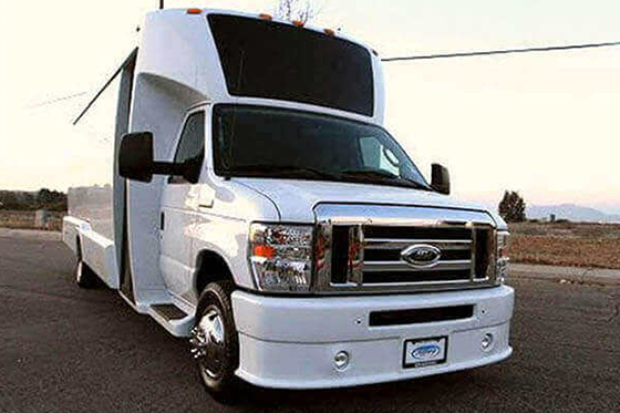 deluxe party bus